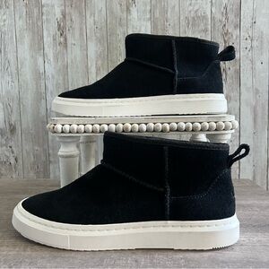 UGG Alameda Mini  Black  Suede Winter Boots Shearling Womens 8